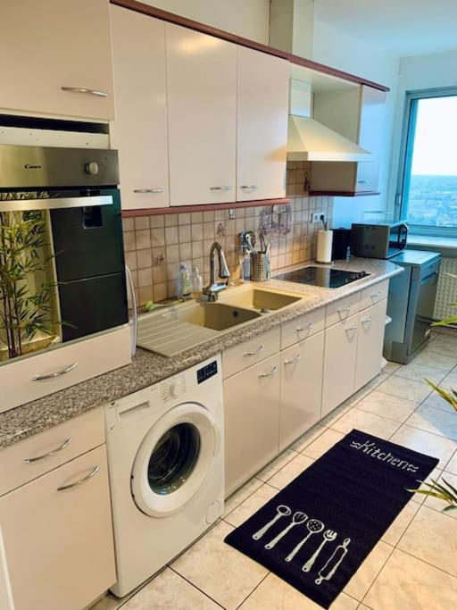 Grand Appartement 2 Chambres 5 Pers Max, Vue Panoramique Avec Parking Mulhouse Kültér fotó